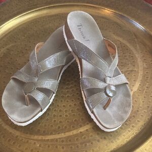 Think! Women's Shimmering Sandals